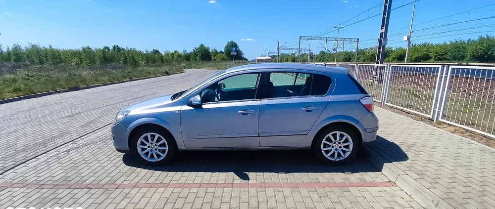 opel Opel Astra cena 6800 przebieg: 288000, rok produkcji 2005 z Pruszków